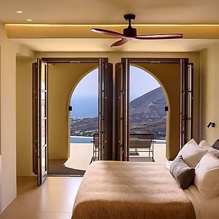 Elessa 5* Santorini Island